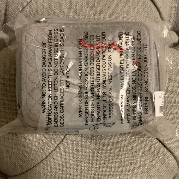 Vera Bradley Beary Merry iconic travel pill case - Picture 5 of 12